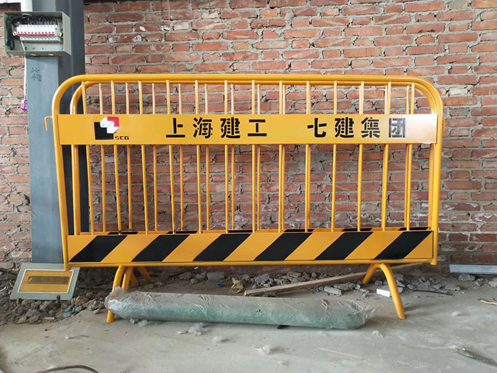 移動鐵馬移動護(hù)欄